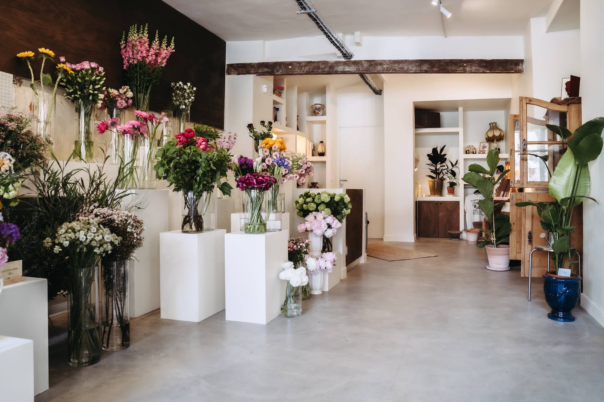 Où acheter des fleurs de saison à Paris 17?